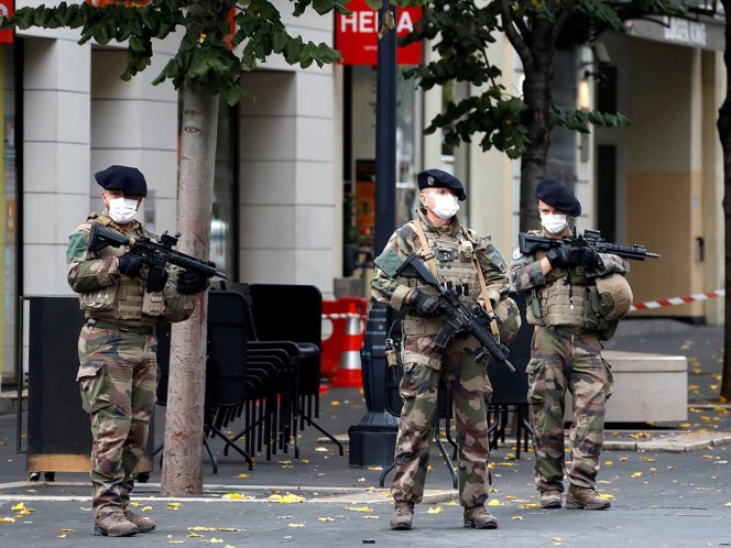 Detienen a afgano armado con cuchillo en Lyon